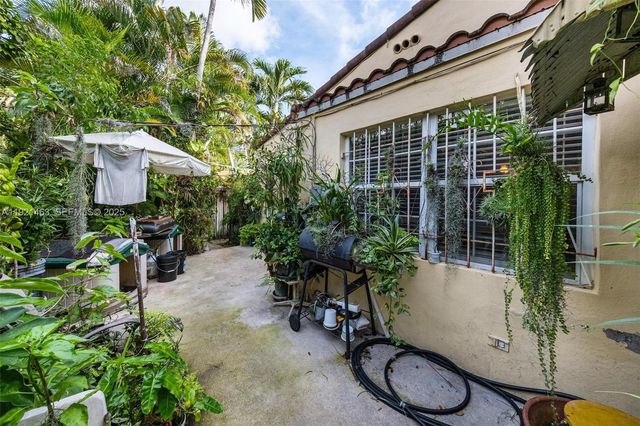 37 NE 44th St, Miami, FL 33137