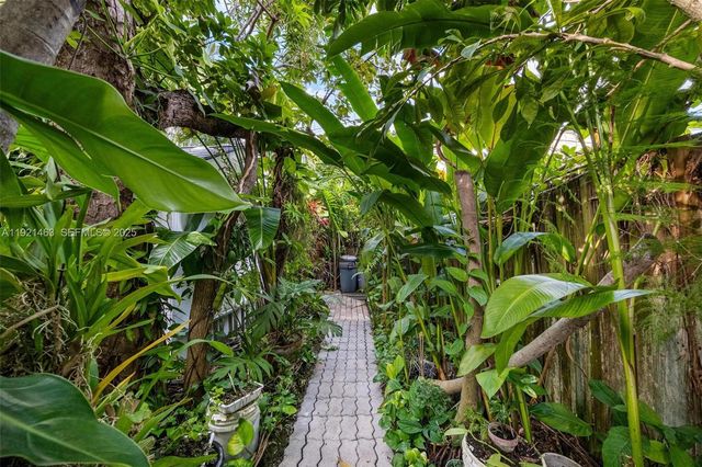 37 NE 44th St, Miami, FL 33137