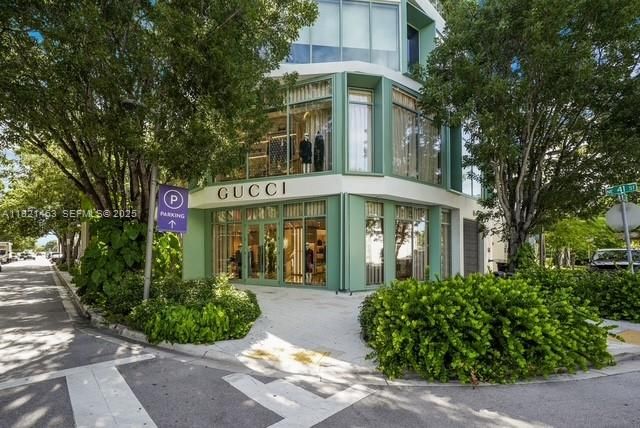 37 NE 44th St, Miami, FL 33137