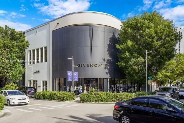 37 NE 44th St, Miami, FL 33137