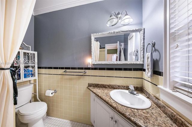 37 NE 44th St, Miami, FL 33137