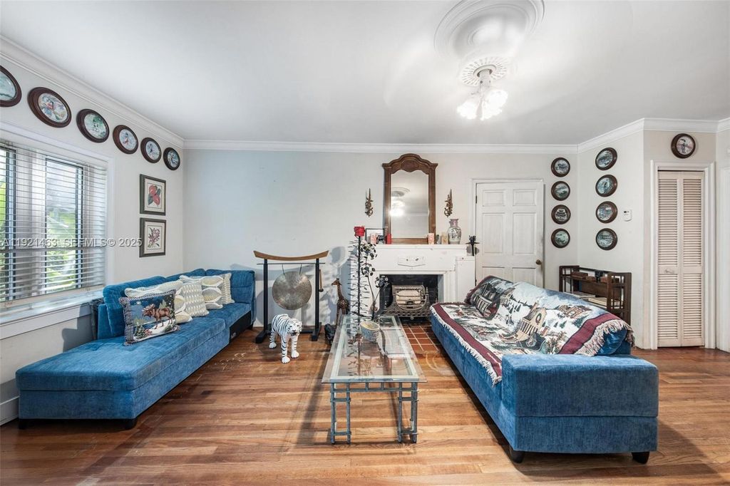 37 NE 44th St, Miami, FL 33137