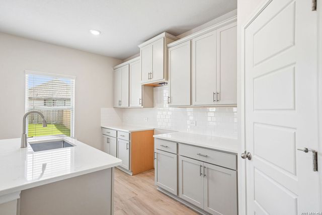 1226 Nikos Hollow, San Antonio, TX 78245
