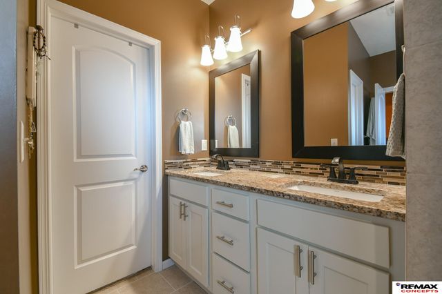 1414 N 95Th Street, Lincoln, NE 68505