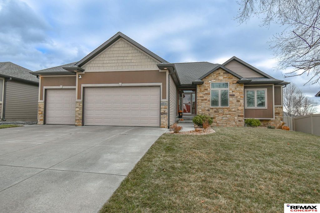 1414 N 95Th Street, Lincoln, NE 68505