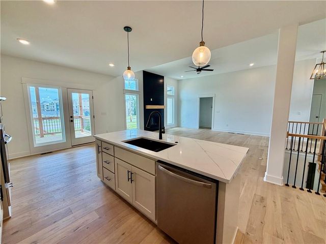 504 Skyview Lane, Liberty, MO 64068
