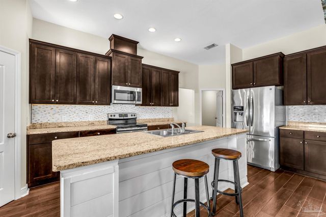 7760 Fieldcrest Ct, Pensacola, FL 32526