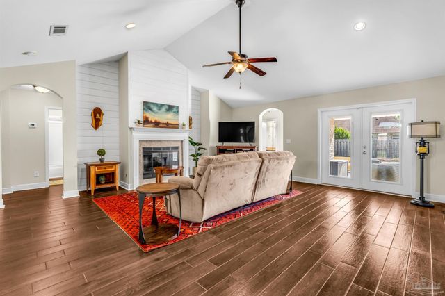 7760 Fieldcrest Ct, Pensacola, FL 32526