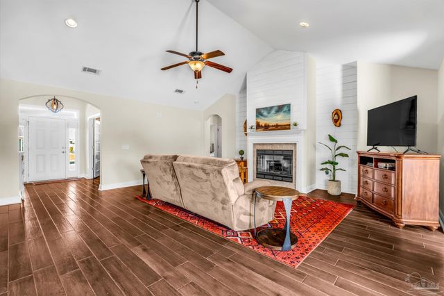 7760 Fieldcrest Ct, Pensacola, FL 32526