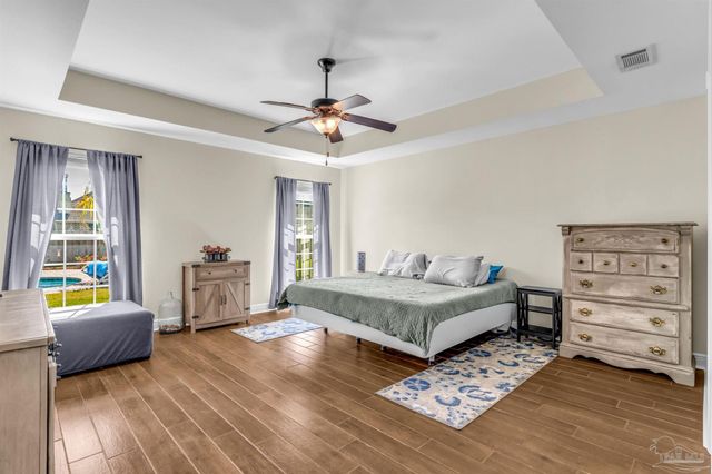 7760 Fieldcrest Ct, Pensacola, FL 32526