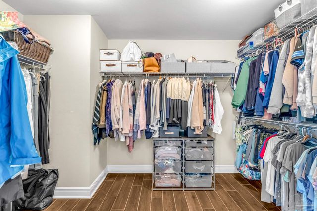 7760 Fieldcrest Ct, Pensacola, FL 32526