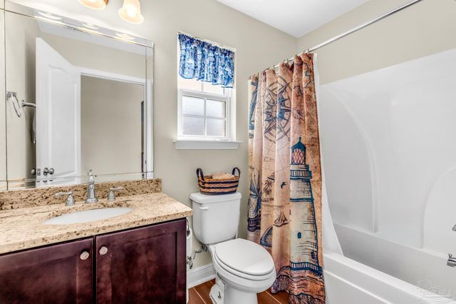 7760 Fieldcrest Ct, Pensacola, FL 32526