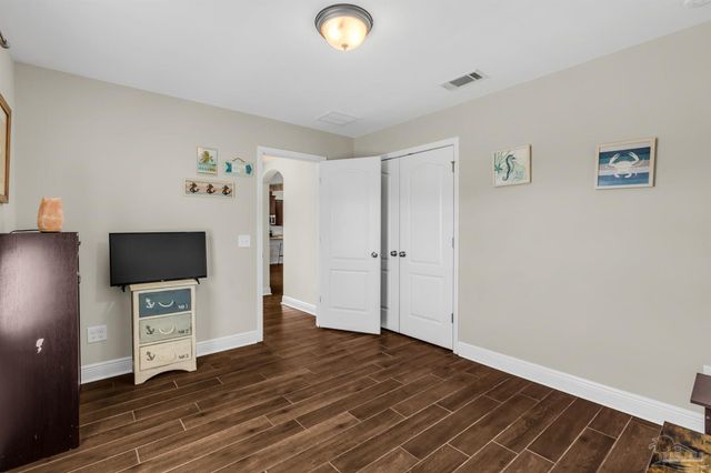 7760 Fieldcrest Ct, Pensacola, FL 32526