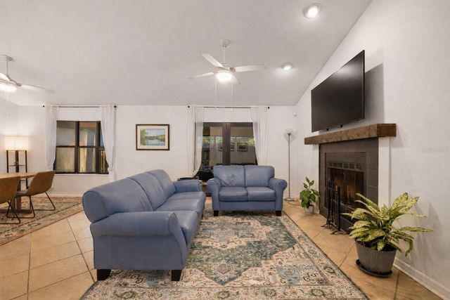 3953 NW 7TH PLACE, Gainesville, FL 32607