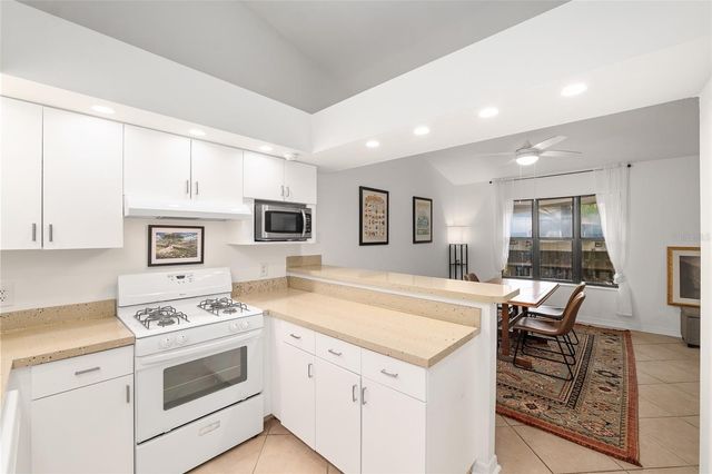 3953 NW 7TH PLACE, Gainesville, FL 32607