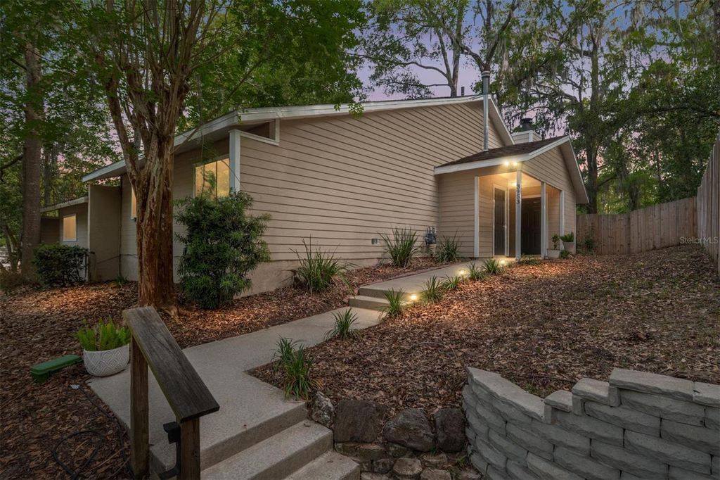 3953 NW 7TH PLACE, Gainesville, FL 32607
