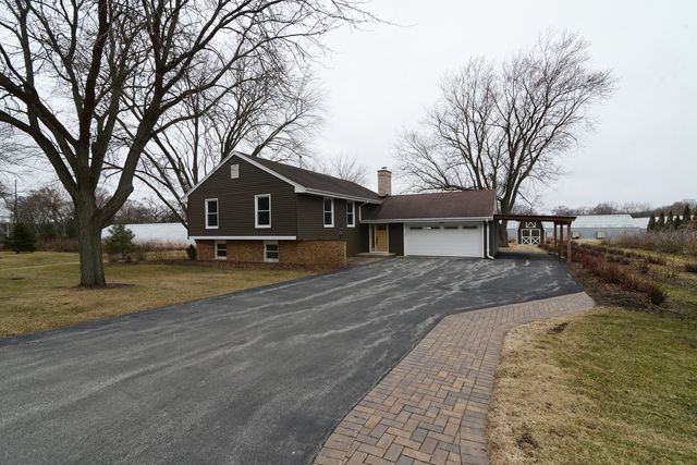 1070 CENTER Drive, South Elgin, IL 60177