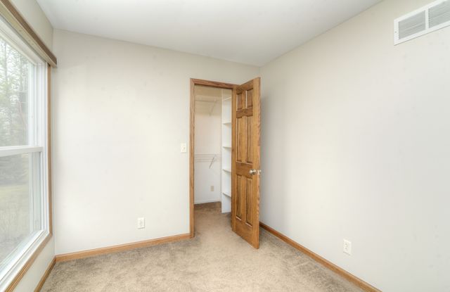 1070 CENTER Drive, South Elgin, IL 60177