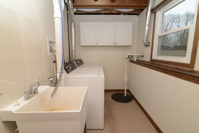 1070 CENTER Drive, South Elgin, IL 60177