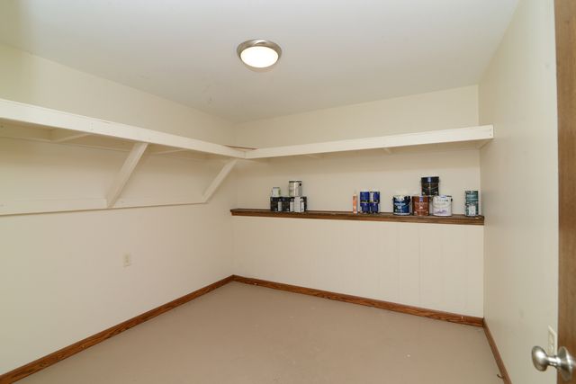 1070 CENTER Drive, South Elgin, IL 60177