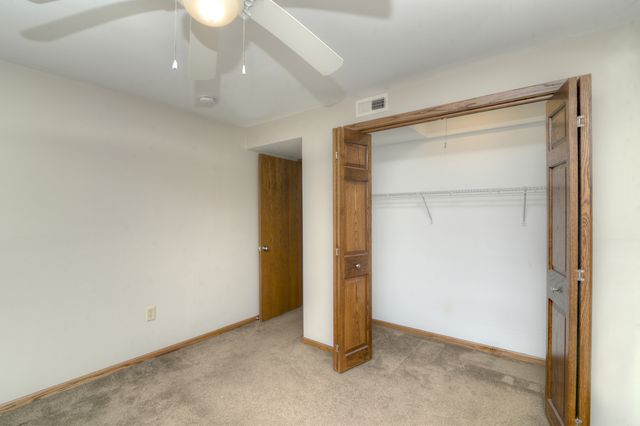 1070 CENTER Drive, South Elgin, IL 60177