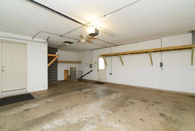 1070 CENTER Drive, South Elgin, IL 60177