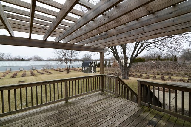 1070 CENTER Drive, South Elgin, IL 60177