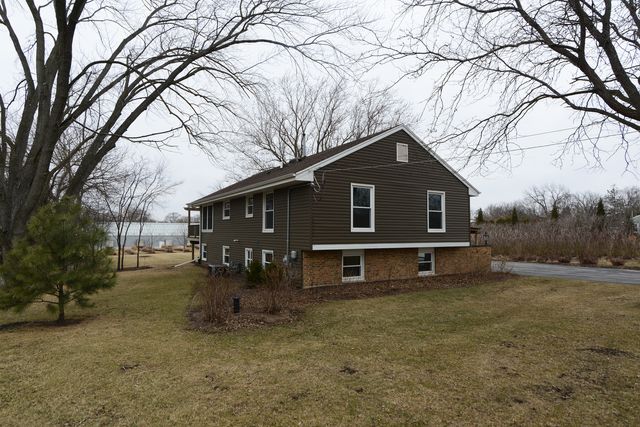 1070 CENTER Drive, South Elgin, IL 60177