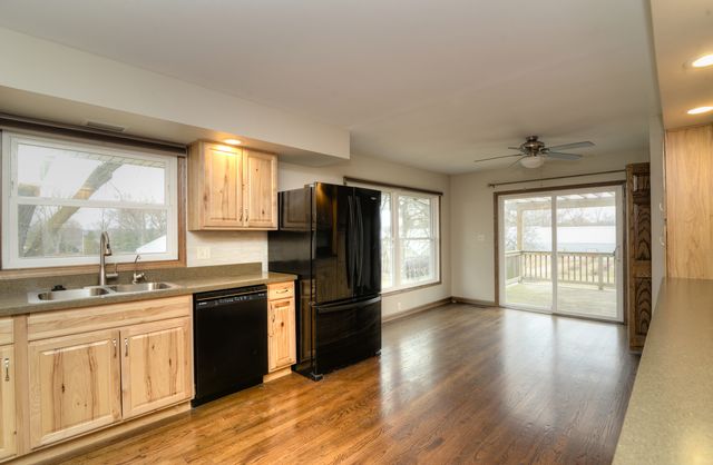 1070 CENTER Drive, South Elgin, IL 60177