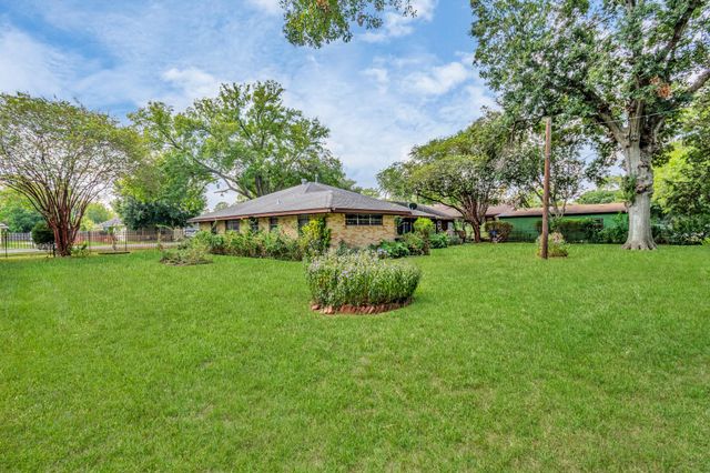 1105 Soren Lane, Houston, TX 77076