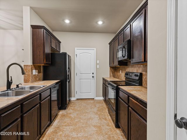 412 Magnolia Knee Drive, Carencro, LA 70520