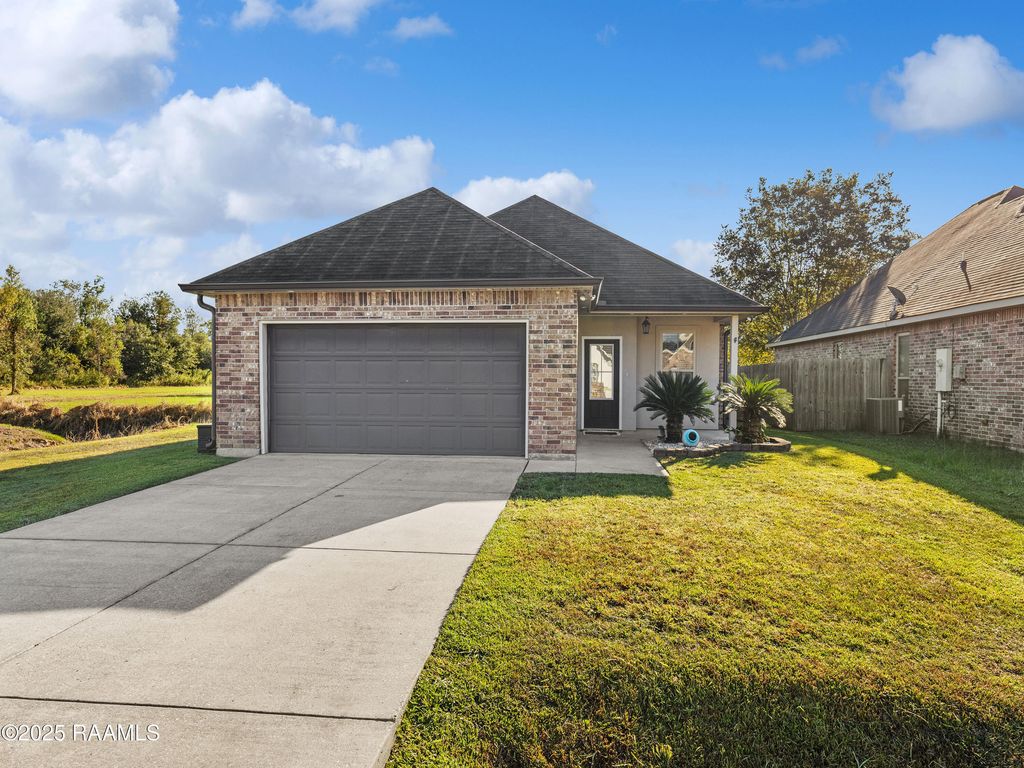412 Magnolia Knee Drive, Carencro, LA 70520