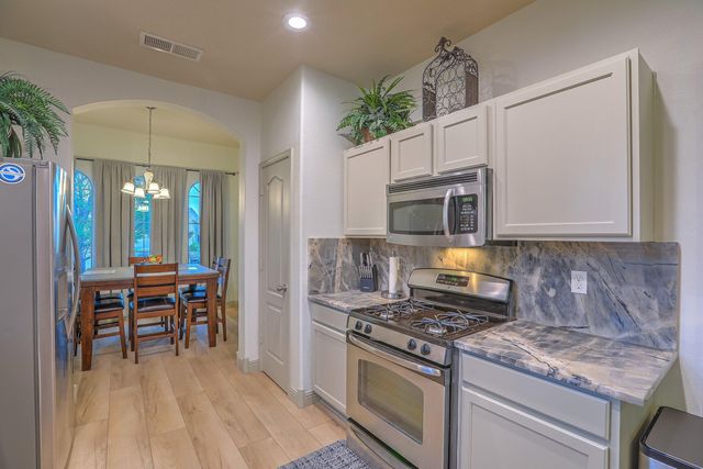 2447 Treviso Drive SE, Rio Rancho, NM 87124