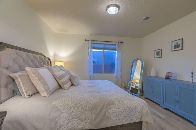 2447 Treviso Drive SE, Rio Rancho, NM 87124