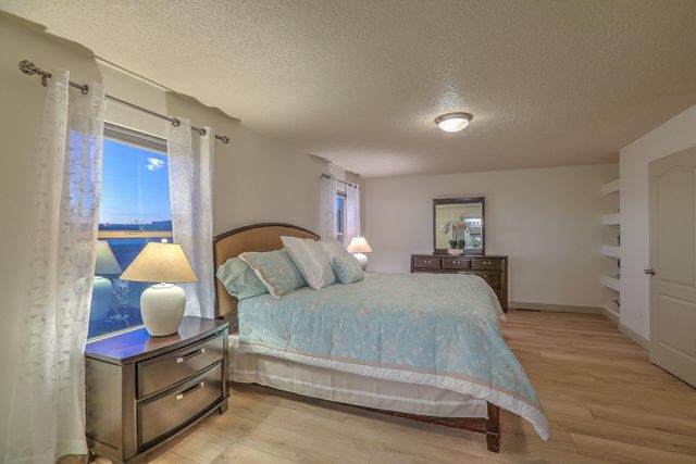 2447 Treviso Drive SE, Rio Rancho, NM 87124