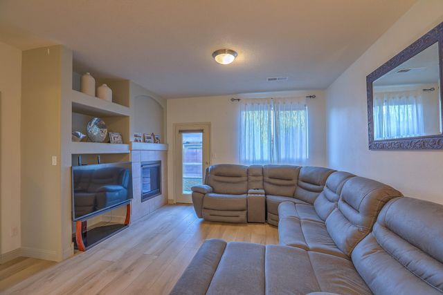 2447 Treviso Drive SE, Rio Rancho, NM 87124