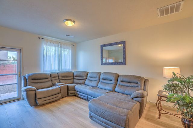 2447 Treviso Drive SE, Rio Rancho, NM 87124