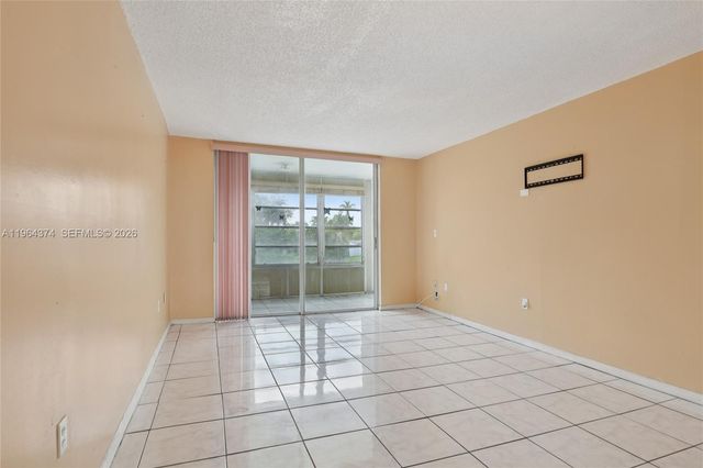 8135 sunrise lakes blvd 208, Sunrise, FL 33322