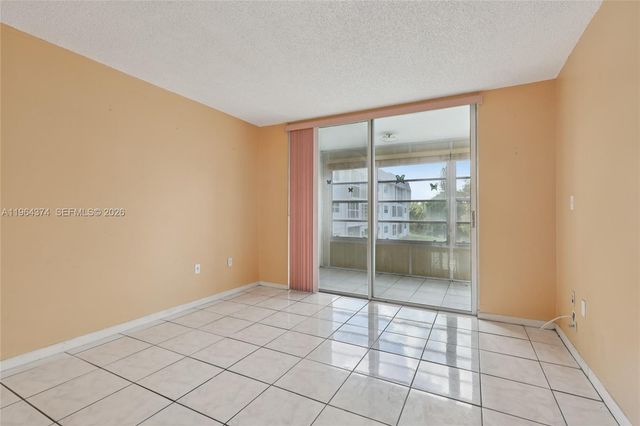 8135 sunrise lakes blvd 208, Sunrise, FL 33322