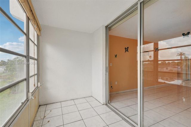 8135 sunrise lakes blvd 208, Sunrise, FL 33322