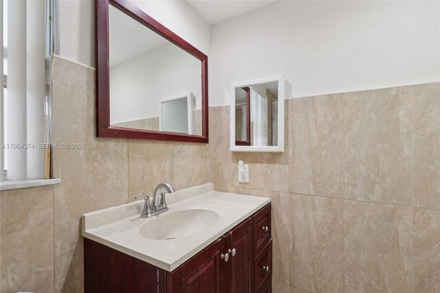 8135 sunrise lakes blvd 208, Sunrise, FL 33322