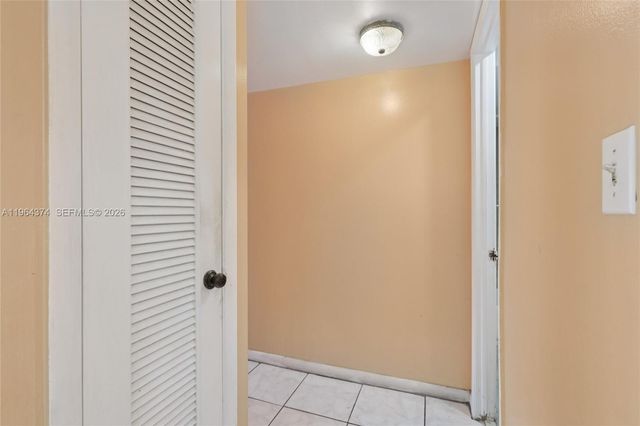 8135 sunrise lakes blvd 208, Sunrise, FL 33322