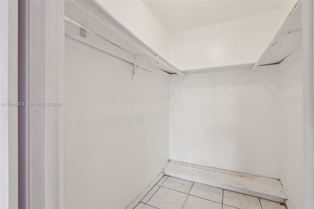 8135 sunrise lakes blvd 208, Sunrise, FL 33322