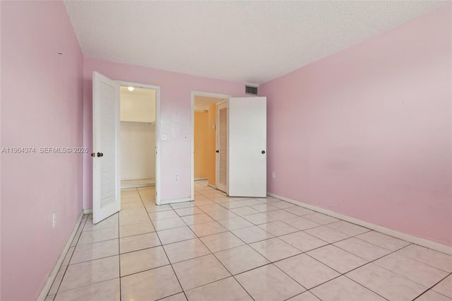 8135 sunrise lakes blvd 208, Sunrise, FL 33322