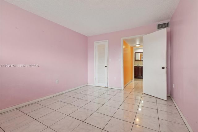 8135 sunrise lakes blvd 208, Sunrise, FL 33322