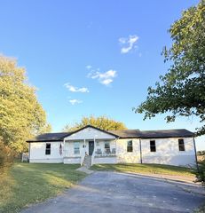 6023 Wayman Dunn Rd, Springfield, TN 37172