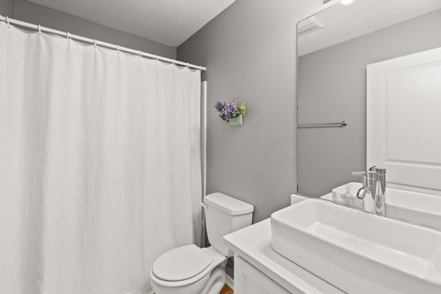15226 Greenbelt Drive, Urbandale, IA 50323