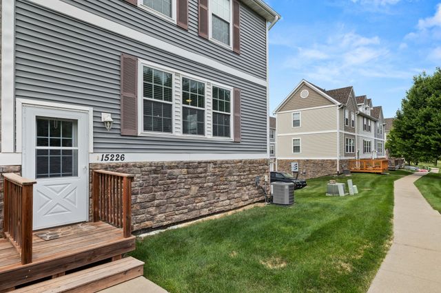 15226 Greenbelt Drive, Urbandale, IA 50323