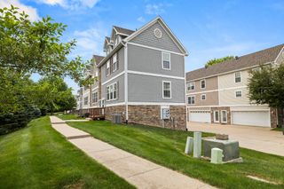 15226 Greenbelt Drive, Urbandale, IA 50323