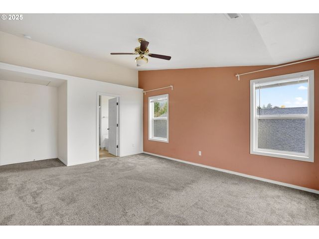 8907 Ne 84TH St, Vancouver, WA 98662